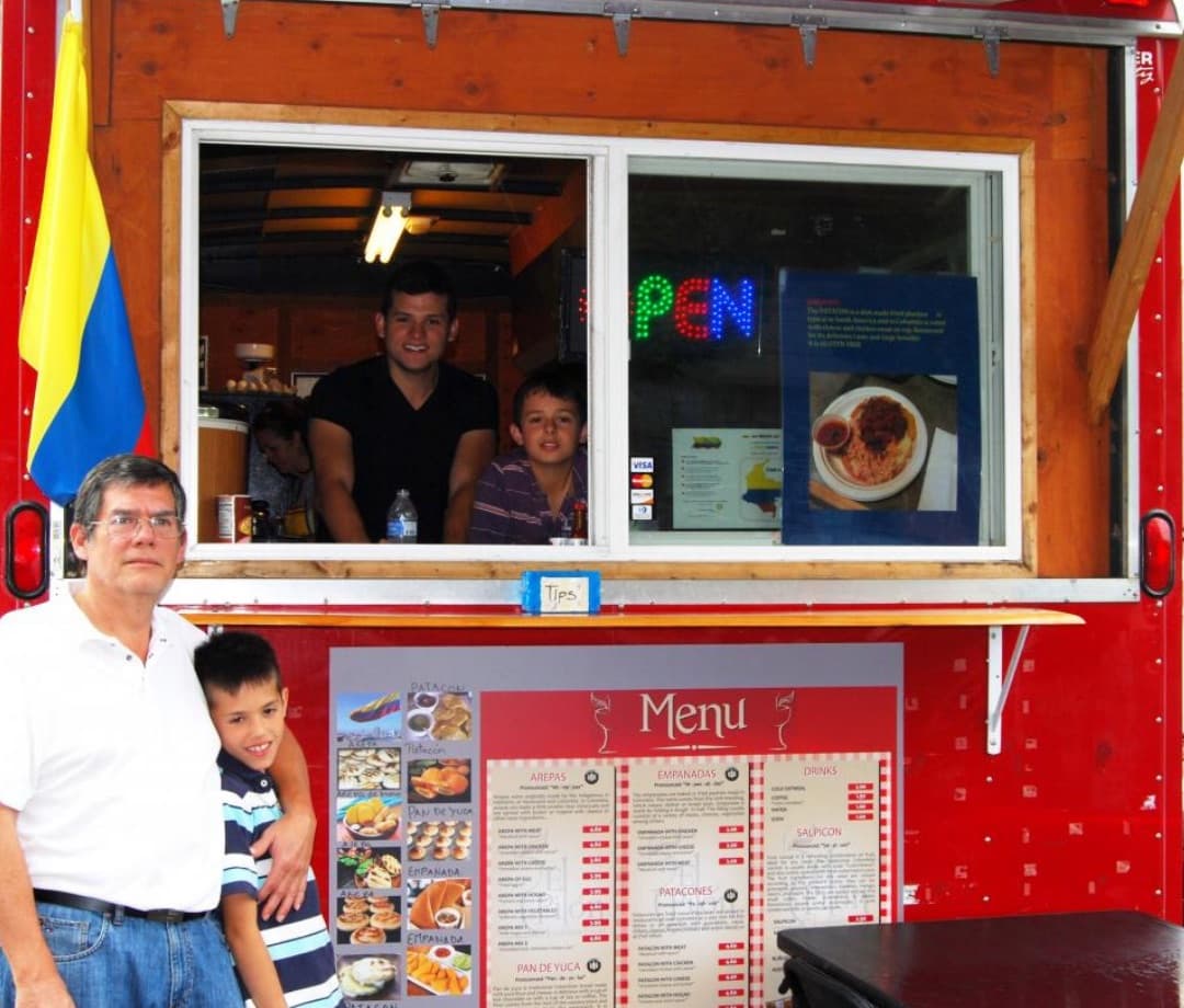 Fernando and Elizabeth at their first El Pilon food cart